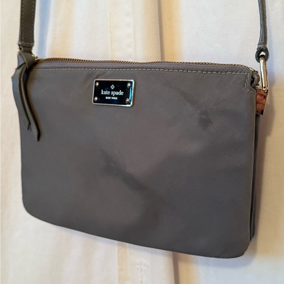 KATE SPADE Wilson Road Madelyne Grey Nylon Crossbody Bag #WKRU4920 Pre-Loved - Picture 2 of 9
